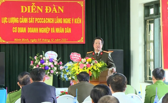 Cảnh s&aacute;t PCCC v&agrave; CNCH lắng nghe &yacute; kiến của c&aacute;c cơ quan, doanh nghiệp v&agrave; nh&acirc;n d&acirc;n