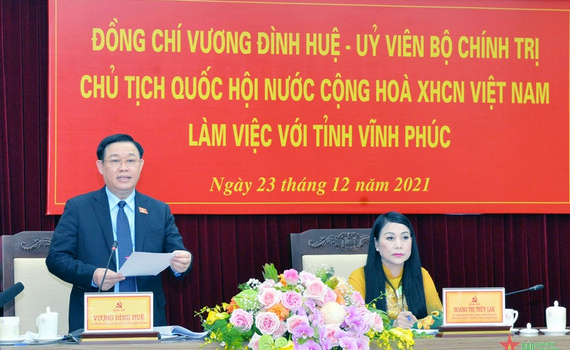 Chủ tịch Quốc hội Vương Đ&igrave;nh Huệ thăm, l&agrave;m việc với tỉnh Vĩnh Ph&uacute;c