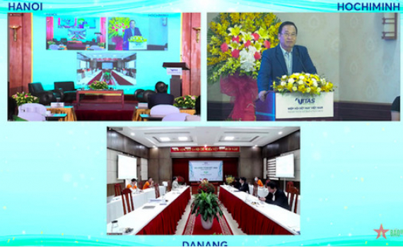 Ph&aacute;t triển bền vững ng&agrave;nh dệt may Việt Nam trong bối cảnh dịch Covid-19
