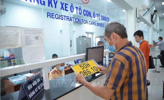 Thanh tra, xử phạt xe kinh doanh vận tải kh&ocirc;ng lắp camera v&agrave; đổi biển số v&agrave;ng