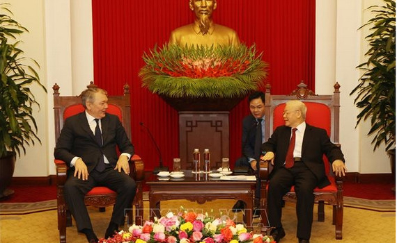 Đảng Cộng sản Li&ecirc;n bang Nga trao tặng Tổng B&iacute; thư Nguyễn Ph&uacute; Trọng Giải thưởng L&ecirc;nin