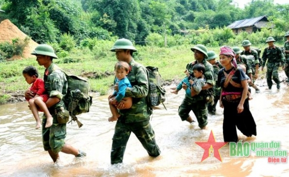 Ph&ecirc; ph&aacute;n quan điểm đ&ograve;i &ldquo;d&acirc;n sự h&oacute;a&rdquo; Qu&acirc;n đội nh&acirc;n d&acirc;n Việt Nam