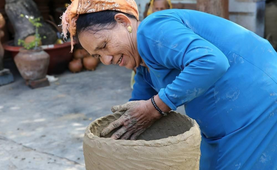Ph&aacute;t huy những gi&aacute; trị văn h&oacute;a truyền thống của d&acirc;n tộc