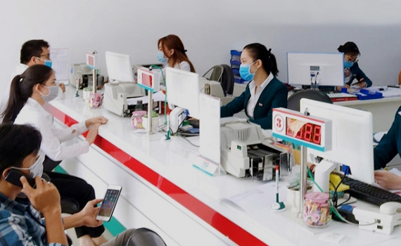 Ng&acirc;n h&agrave;ng nh&agrave; nước y&ecirc;u cầu nghi&ecirc;m t&uacute;c triển khai giảm l&atilde;i suất cho vay