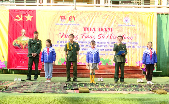 Tọa đ&agrave;m với Chủ đề: "Những trang sử h&agrave;o h&ugrave;ng tại th&agrave;nh phố Ninh B&igrave;nh"