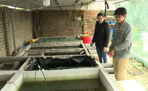 Nghị lực vượt kh&oacute; của ch&agrave;ng trai khuyết tật ở thị trấn Nho Quan