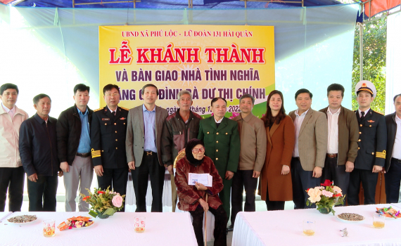 Kh&aacute;nh th&agrave;nh nh&agrave; t&igrave;nh nghĩa tặng gia đ&igrave;nh ch&iacute;nh s&aacute;ch tại x&atilde; Ph&uacute; Lộc