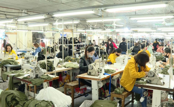 C&aacute;c doanh nghiệp ở Ninh B&igrave;nh nỗ lực duy tr&igrave; việc l&agrave;m cho người lao động