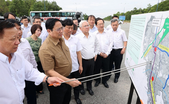 Thủ tướng Ch&iacute;nh phủ Phạm Minh Ch&iacute;nh khảo s&aacute;t c&aacute;c dự &aacute;n hạ tầng quan trọng tr&ecirc;n địa tỉnh B&igrave;nh Dương