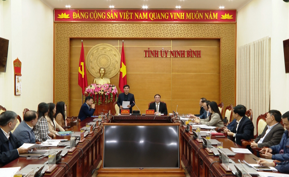 Đo&agrave;n c&ocirc;ng t&aacute;c của Hội Đ&ocirc;ng y Việt Nam l&agrave;m việc với tỉnh Ninh B&igrave;nh