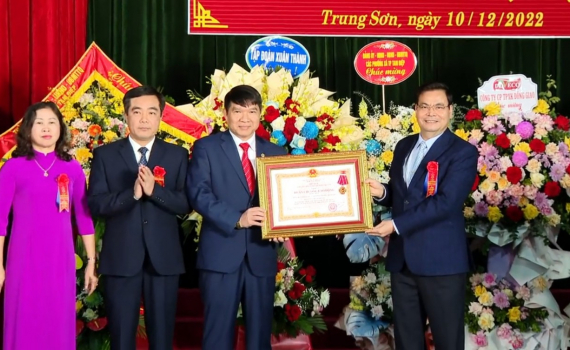 Phường Trung Sơn kỷ niệm 40 năm th&agrave;nh lập v&agrave; đ&oacute;n nhận Hu&acirc;n chương Lao động hạng Nhất