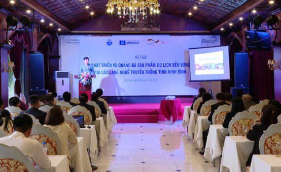Hội thảo ph&aacute;t triển v&agrave; quảng b&aacute; sản phẩm du lịch tại c&aacute;c l&agrave;ng nghề truyền thống