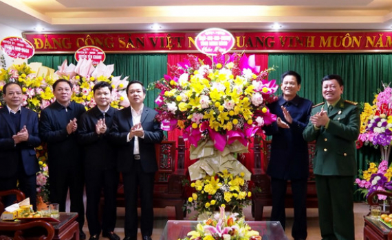 Đồng ch&iacute; Chủ tịch UBND tỉnh ch&uacute;c mừng Hội Cựu chiến binh tỉnh