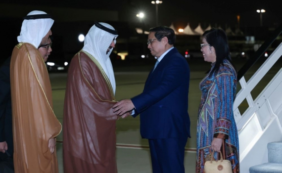 Thủ tướng Ch&iacute;nh phủ Phạm Minh Ch&iacute;nh tới Dubai, bắt đầu tham dự COP28 v&agrave; hoạt động song phương tại UAE