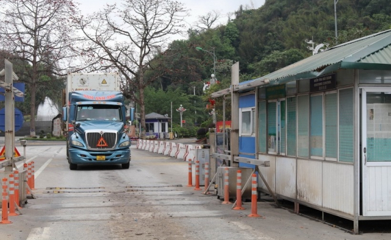Cửa khẩu của t&igrave;nh hữu nghị