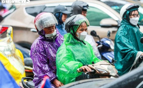 Thời tiết h&ocirc;m nay (2-12): Miền Bắc mưa r&eacute;t, miền Trung đề ph&ograve;ng c&oacute; lũ