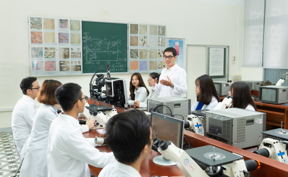 T&aacute;i cấu tr&uacute;c 244 cơ sở gi&aacute;o dục đại học