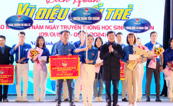 Li&ecirc;n hoan &ldquo;Vũ điệu tuổi trẻ&rdquo;