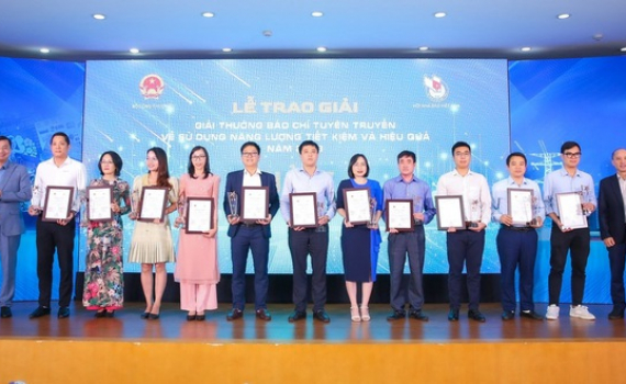 Trao giải cho 35 t&aacute;c phẩm b&aacute;o ch&iacute; về sử dụng năng lượng tiết kiệm v&agrave; hiệu quả năm 2023