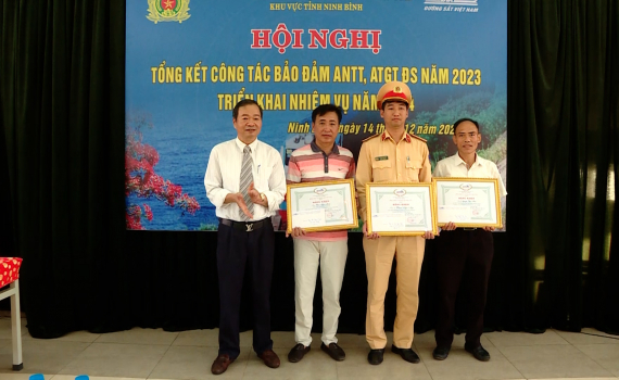 Triển khai nhiệm vụ đảm bảo ANTT, TTATGT đường sắt năm 2024