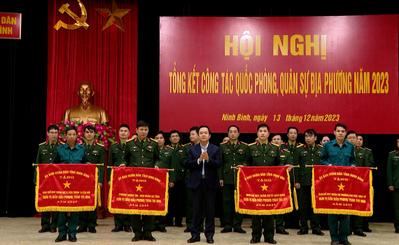 Ninh B&igrave;nh tổng kết c&ocirc;ng t&aacute;c quốc ph&ograve;ng, qu&acirc;n sự địa phương năm 2023