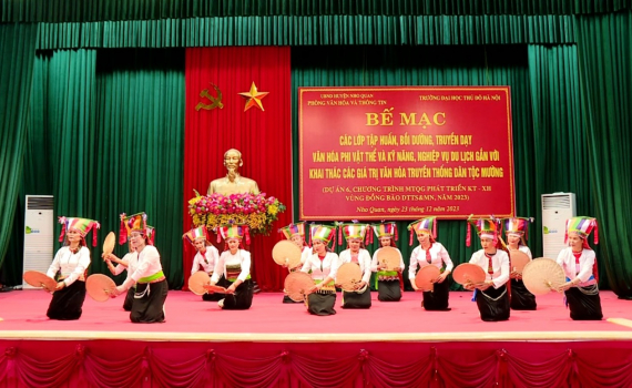 Bế mạc c&aacute;c lớp tập huấn, bồi dưỡng, truyền dạy văn h&oacute;a d&acirc;n tộc Mường