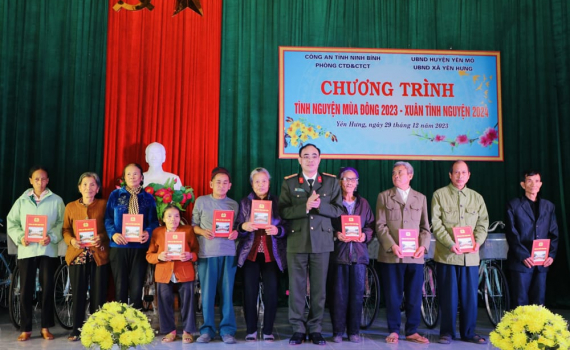 C&ocirc;ng an tỉnh tổ chức Chương tr&igrave;nh t&igrave;nh nguyện m&ugrave;a Đ&ocirc;ng 2023 &ndash; Xu&acirc;n t&igrave;nh nguyện 2024