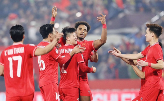 AFF Cup 2024: Thắng đậm Singapore, Việt Nam hi&ecirc;n ngang v&agrave;o chung kết