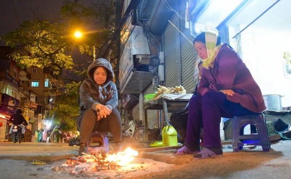 Thời tiết h&ocirc;m nay (8-12): Kh&ocirc;ng kh&iacute; lạnh tăng cường, khu vực Bắc v&agrave; Trung Trung Bộ c&oacute; mưa