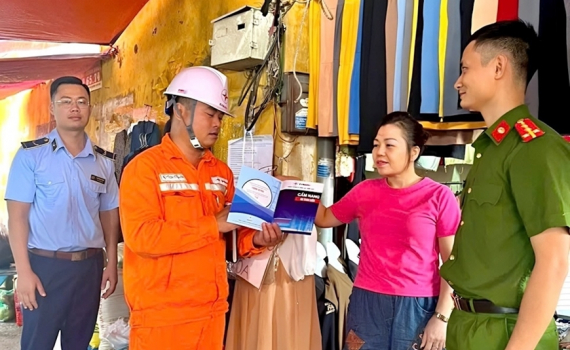 Đề xuất 2 th&aacute;ng được điều chỉnh gi&aacute; điện