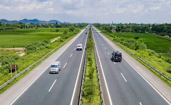 Ph&acirc;n luồng, tổ chức giao th&ocirc;ng tạm thời tr&ecirc;n cao tốc Cầu Giẽ - Ninh B&igrave;nh qua đoạn đang thi c&ocirc;ng