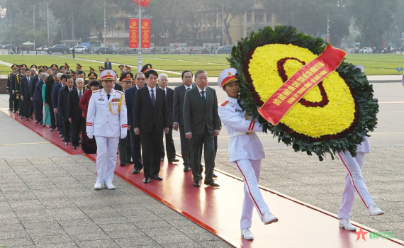 L&atilde;nh đạo Đảng, Nh&agrave; nước, Qu&acirc;n ủy Trung ương, Bộ Quốc ph&ograve;ng v&agrave;o Lăng viếng Chủ tịch Hồ Ch&iacute; Minh