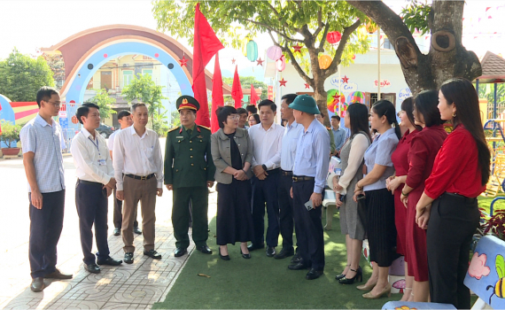 Khảo s&aacute;t, đ&aacute;nh gi&aacute; c&aacute;c ti&ecirc;u ch&iacute; x&atilde; đạt chuẩn n&ocirc;ng th&ocirc;n mới n&acirc;ng cao, kiểu mẫu năm 2024
