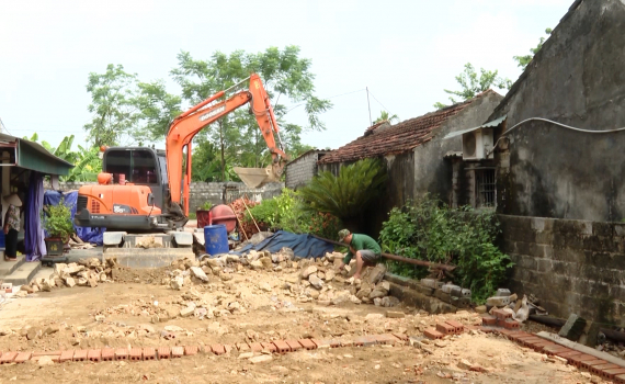 Y&ecirc;n Sơn hỗ trợ sửa chữa, x&acirc;y mới nh&agrave; ở cho 8 hộ gia đ&igrave;nh