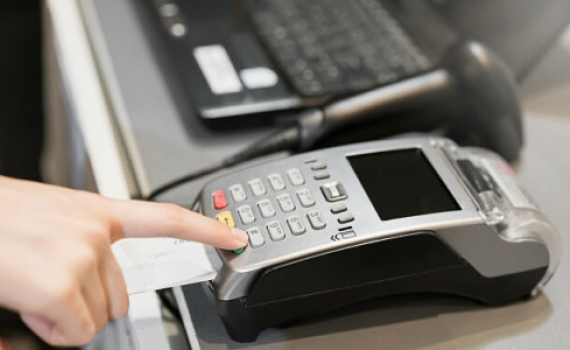 Thủ tướng: Xử l&yacute; nghi&ecirc;m c&aacute;c trường hợp vi phạm kh&ocirc;ng thực hiện h&oacute;a đơn điện tử