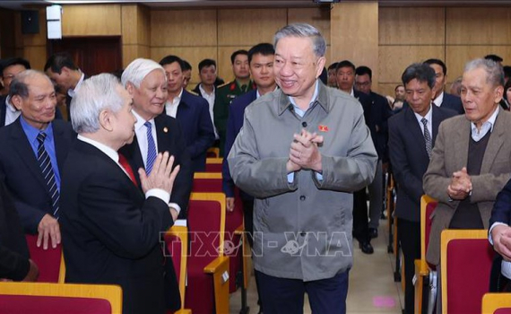 Tổng B&iacute; thư T&ocirc; L&acirc;m tiếp x&uacute;c cử tri H&agrave; Nội sau kỳ họp thứ 8, Quốc hội kh&oacute;a XV