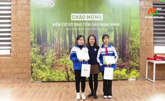 Cơ sở bảo tồn gấu Ninh B&igrave;nh trao giải Cuộc thi &ldquo;Thế giới y&ecirc;u thương&rdquo;