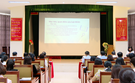 Tập huấn, bồi dưỡng kiến thức ph&aacute;p luật cho c&aacute;n bộ ph&aacute;p chế c&aacute;c sở, ng&agrave;nh, địa phương v&agrave; doanh nghiệp
