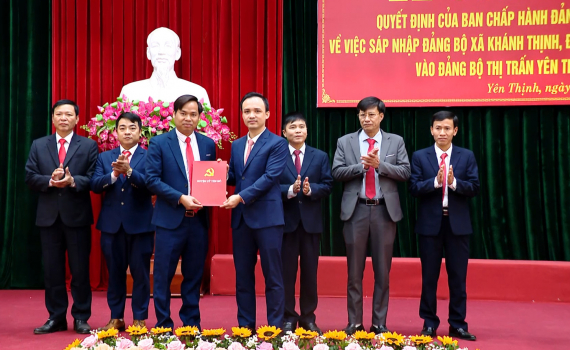 C&ocirc;ng bố Quyết định th&agrave;nh lập Đảng bộ thị trấn Y&ecirc;n Thịnh v&agrave; Đảng bộ x&atilde; Kh&aacute;nh Thượng