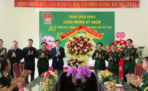 Đồng chí Bí thư Tỉnh ủy thăm, chúc mừng nhân kỷ niệm 80 năm Ngày thành lập Quân đội Nhân dân Việt Nam