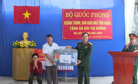 Kh&aacute;nh th&agrave;nh, b&agrave;n giao nh&agrave; t&igrave;nh nghĩa tại th&ocirc;n Quảng Thượng, x&atilde; Y&ecirc;n Thắng