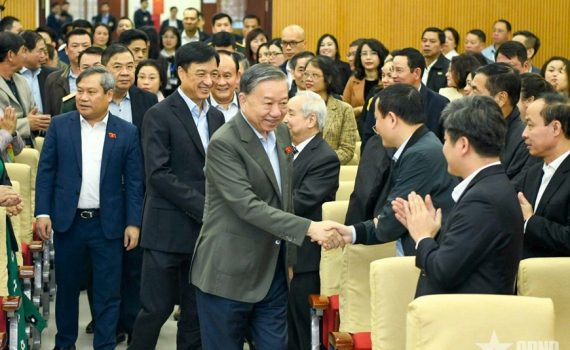 Tổng B&iacute; thư T&ocirc; L&acirc;m tiếp x&uacute;c cử tri H&agrave; Nội sau Kỳ họp thứ mười, Quốc hội kh&oacute;a XV