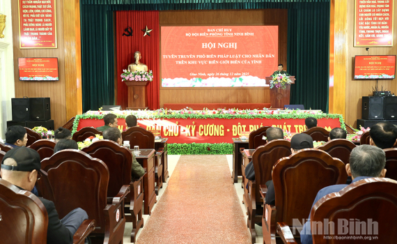 Bộ đội Bi&ecirc;n ph&ograve;ng tỉnh tổ chức kh&aacute;m bệnh, tuy&ecirc;n truyền ph&aacute;p luật cho nh&acirc;n d&acirc;n khu vực bi&ecirc;n giới biển