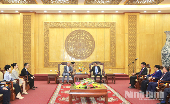 Đồng ch&iacute; B&iacute; thư Tỉnh ủy Đặng Xu&acirc;n Phong tiếp x&atilde; giao Đo&agrave;n c&ocirc;ng t&aacute;c Tập đo&agrave;n Th&aacute;i B&igrave;nh Dương