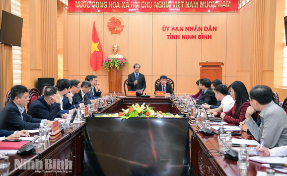 Đồng ch&iacute; Bộ trưởng Bộ Gi&aacute;o dục v&agrave; Đ&agrave;o tạo l&agrave;m việc với UBND tỉnh về ph&aacute;t triển gi&aacute;o dục, đ&agrave;o tạo