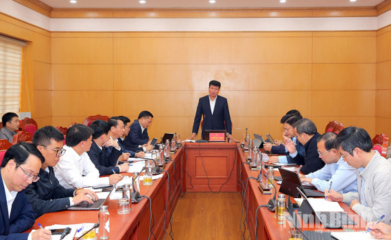 UBND tỉnh nghe b&aacute;o c&aacute;o phương &aacute;n ph&aacute;t triển c&aacute;c khu, cụm c&ocirc;ng nghiệp trong phương &aacute;n điều chỉnh Quy hoạch tỉnh