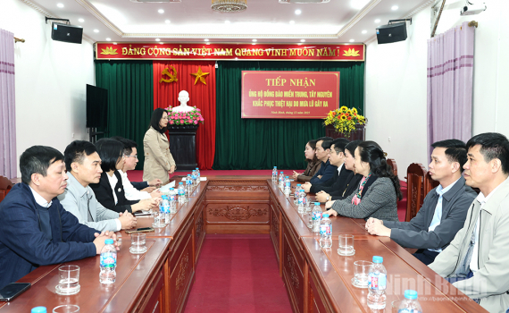 Ủy ban MTTQ Việt Nam tỉnh tiếp nhận ủng hộ đồng b&agrave;o miền Trung, T&acirc;y Nguy&ecirc;n khắc phục thiệt hại do mưa lũ v&agrave; cơn b&atilde;o số 10