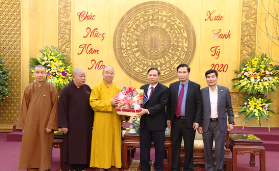Đo&agrave;n đại biểu c&aacute;c chức sắc t&ocirc;n gi&aacute;o thăm, ch&uacute;c tết Tỉnh ủy