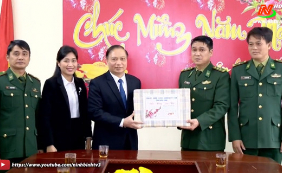 Đồng ch&iacute; Trần Hồng Quảng ch&uacute;c tết c&aacute;n bộ, chiến sỹ Đồn Bi&ecirc;n ph&ograve;ng Kim Sơn