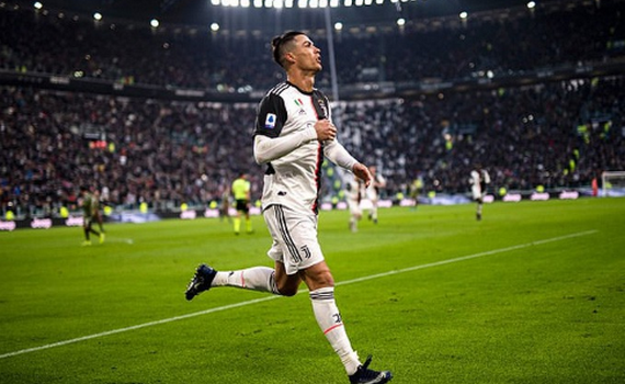 Ronaldo tạo n&ecirc;n kỷ lục m&agrave; Messi kh&oacute; chạm tới